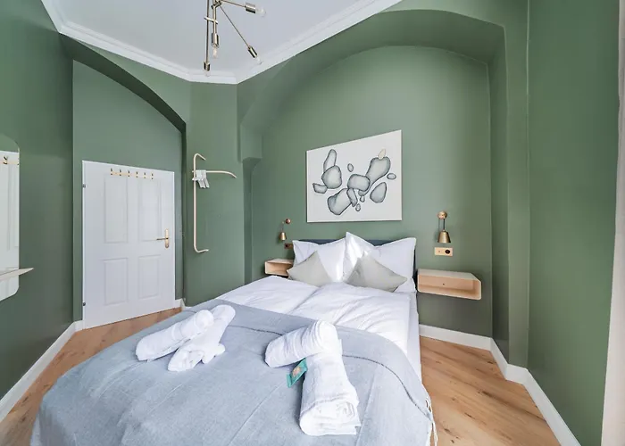Home1 - Marguerite Boutique *