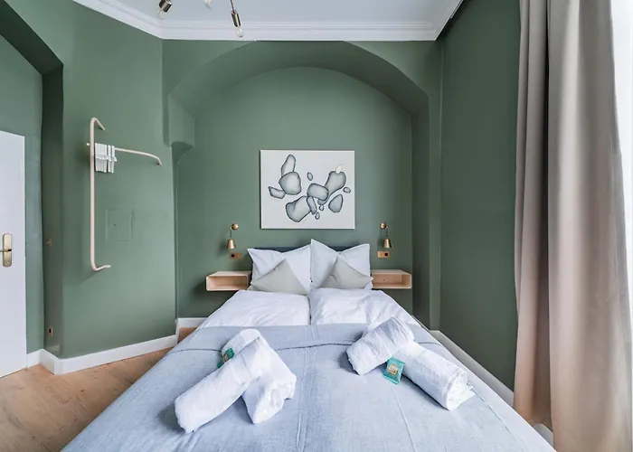 Home1 - Marguerite Boutique *