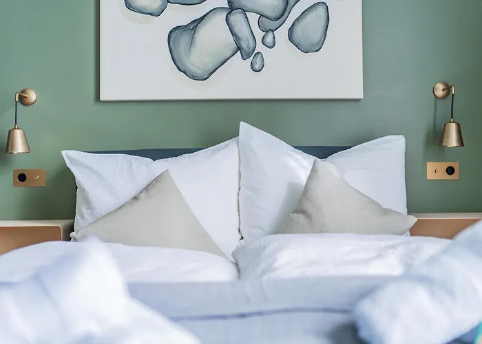 Home1 - Marguerite Boutique *